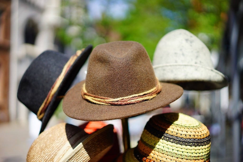 Porter des chapeaux ou pas ?